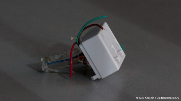 Y-коннектор Ethernet // Фото: © Алексей Аношин | www.digitalsubstation.ru